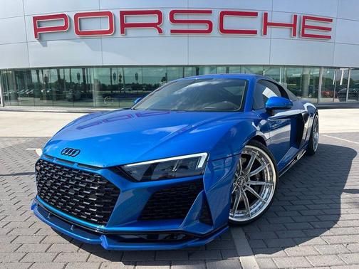 Ara Blue Crystal Effect 2023 Audi R8 5.2 V10 performance