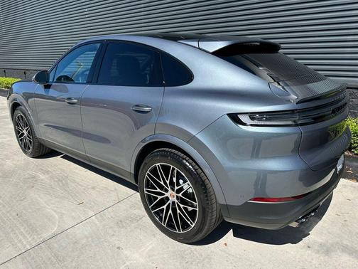 2026 Porsche Cayenne AWD