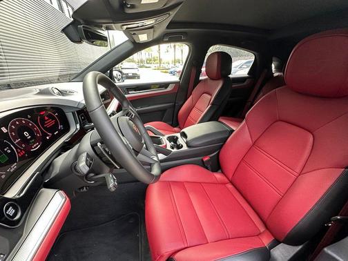 Dolomite Gray 2026 Porsche Cayenne Base