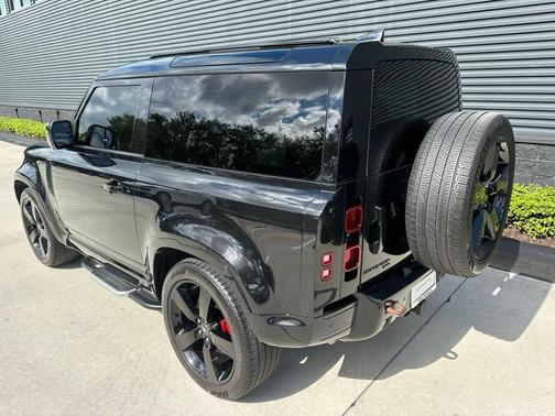 2023 Land Rover Defender 90 X-Dynamic SE