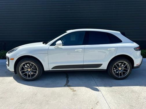 2022 Porsche Macan Base