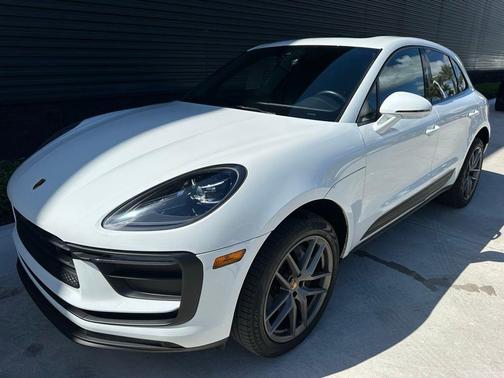 2022 Porsche Macan Base