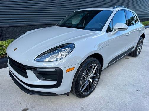 2026 Porsche Macan Base