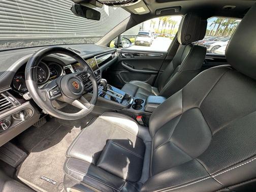 2023 Porsche Macan 