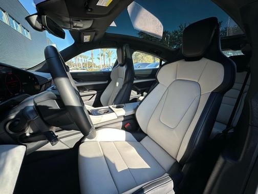 2025 Porsche Taycan Base