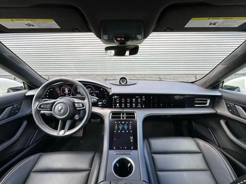 2025 Porsche Taycan Turbo