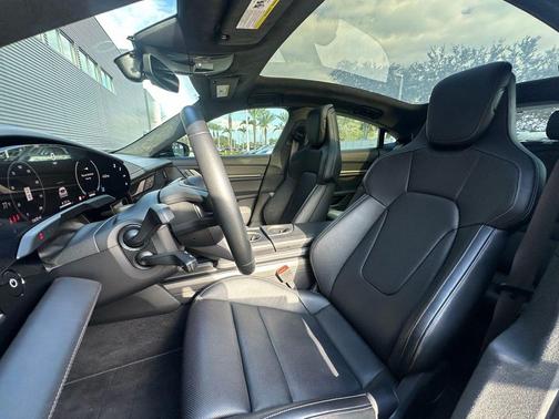 2025 Porsche Taycan Turbo S