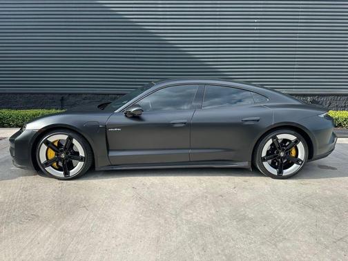 2025 Porsche Taycan Turbo S