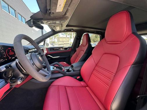 2026 Porsche Cayenne GTS