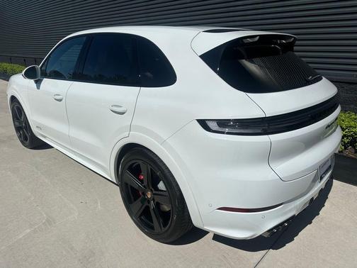 2026 Porsche Cayenne GTS