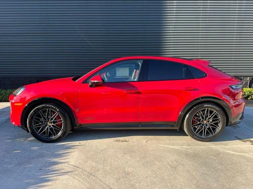 Carmine Red 2026 Porsche Cayenne GTS