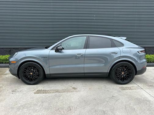 Gray Metallic 2026 Porsche Cayenne S