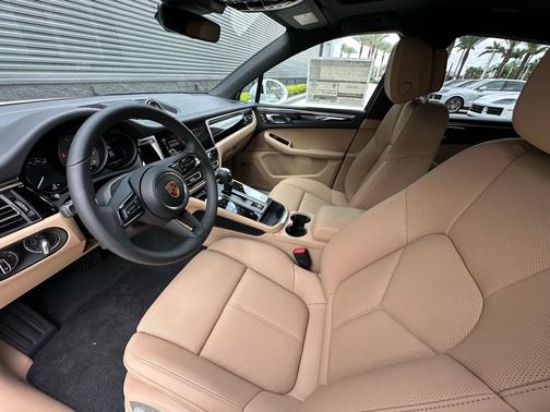 Carrara White Metallic 2026 Porsche Macan S