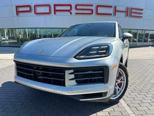 Dolomite Silver Metallic 2026 Porsche Cayenne S