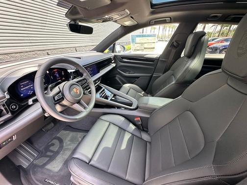 Blue Metallic 2026 Porsche Macan Base