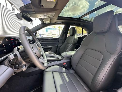 Blue Metallic 2026 Porsche Macan Base