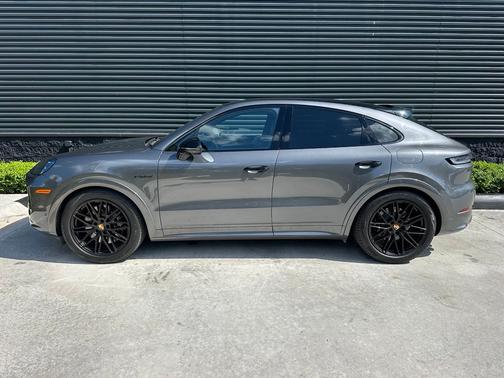 Gray 2024 Porsche Cayenne Base