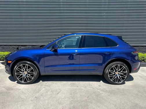 Blue Metallic 2026 Porsche Macan