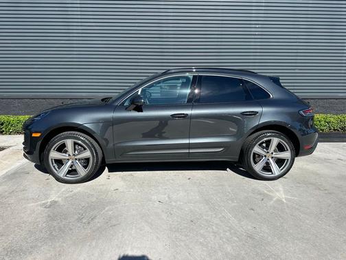 Volcano Grey Metallic 2026 Porsche Macan