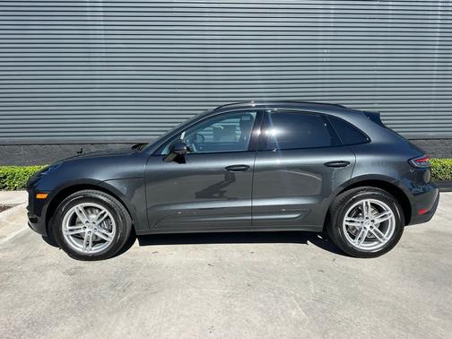 Volcano Grey Metallic 2026 Porsche Macan