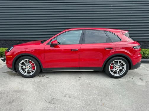 Carmine Red 2025 Porsche Cayenne S