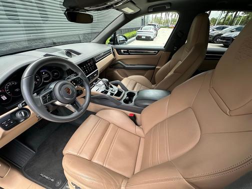 Moonlight Blue 2023 Porsche Cayenne