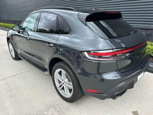 2025 Porsche Macan T