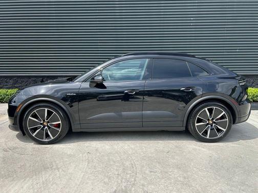 Black 2025 Porsche Macan 4S