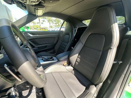 2023 Porsche 911 Carrera 4S
