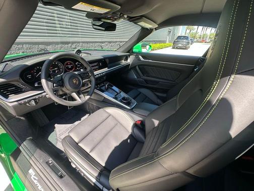 2023 Porsche 911 Carrera 4S
