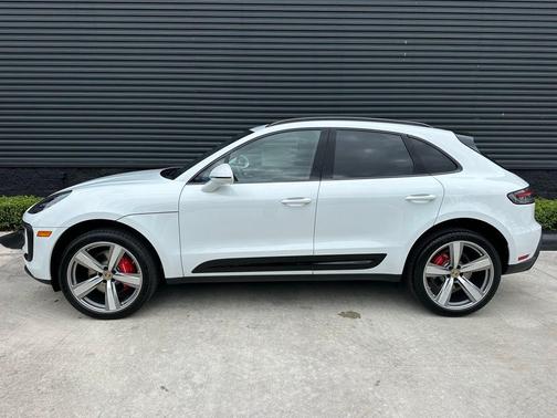 Carrara White Metallic 2026 Porsche Macan S