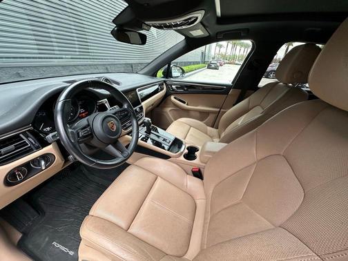 2023 Porsche Macan 