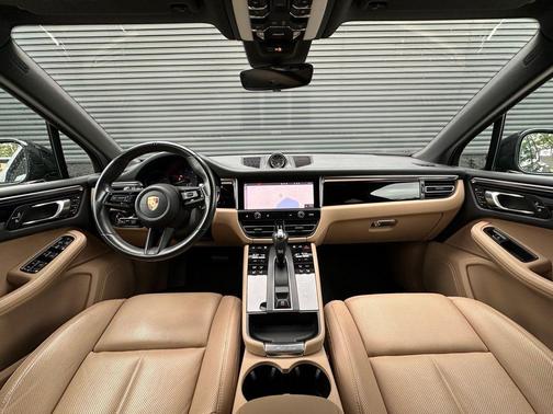 2023 Porsche Macan 