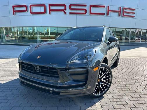 2026 Porsche Macan Base