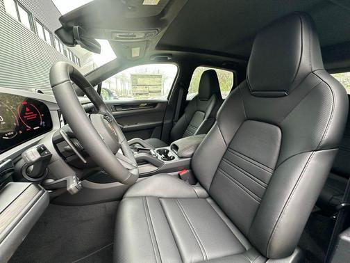 2026 Porsche Cayenne GTS