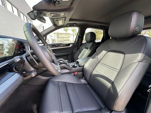 2026 Porsche Cayenne Base