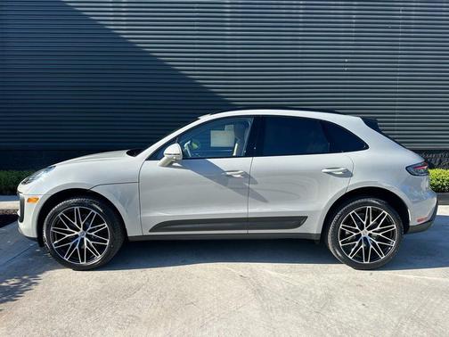 2026 Porsche Macan Base
