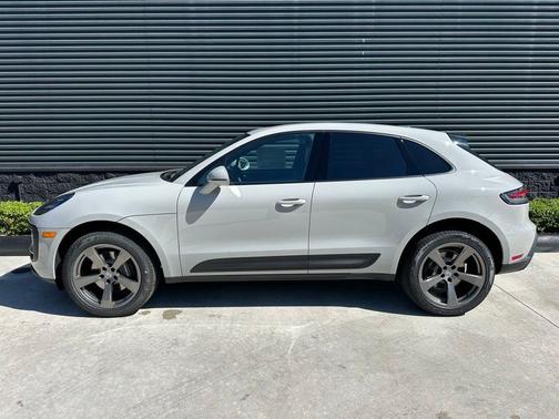 Chalk 2026 Porsche Macan Base