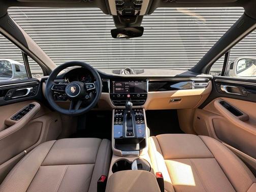 Chalk 2026 Porsche Macan Base
