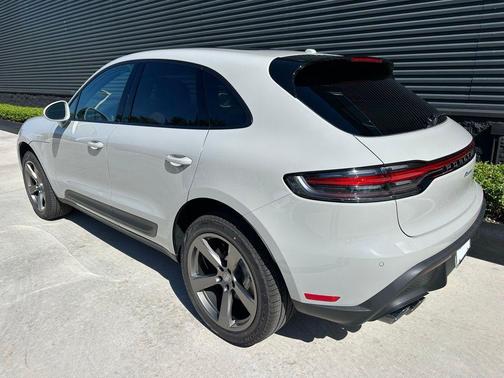 Chalk 2026 Porsche Macan Base