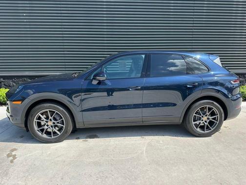 2025 Porsche Cayenne Base