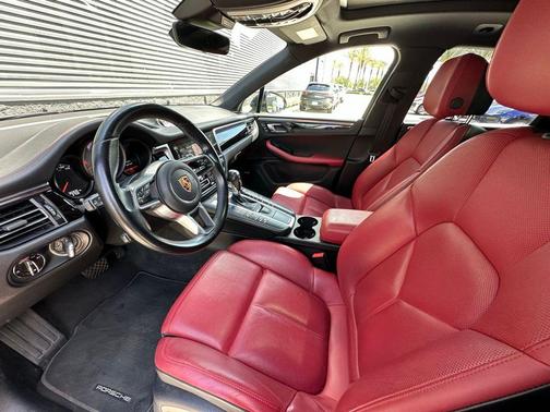 Black 2021 Porsche Macan S