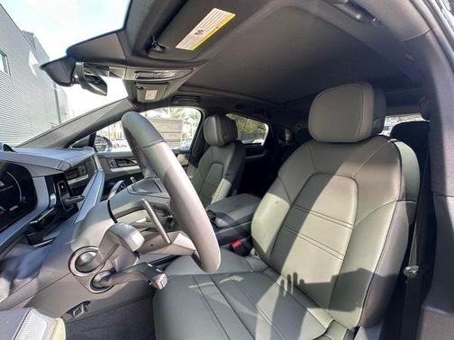 2025 Porsche Cayenne AWD