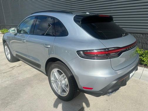 2025 Porsche Macan