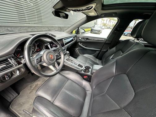 2020 Porsche Macan Base