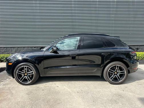 2020 Porsche Macan Base