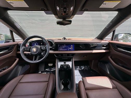 Oak Green Metallic 2025 Porsche Macan 4S