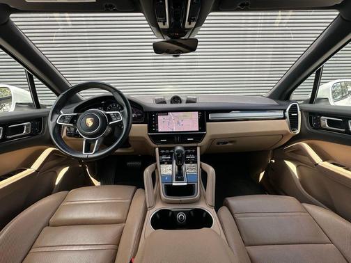 2023 Porsche Cayenne Platinum Edition