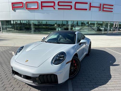 2025 Porsche 911 Carrera GTS
