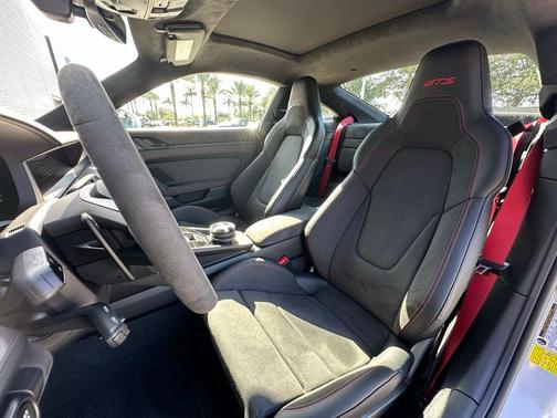 2025 Porsche 911 Carrera GTS